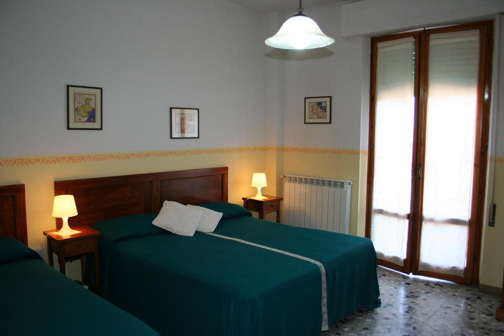 Hotel Gabry Монтеспертоли Екстериор снимка