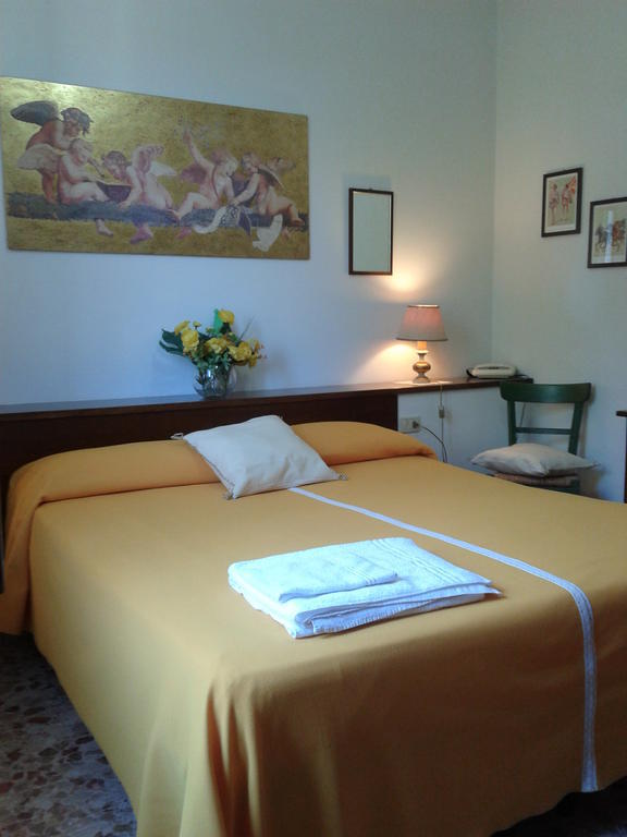 Hotel Gabry Монтеспертоли Стая снимка