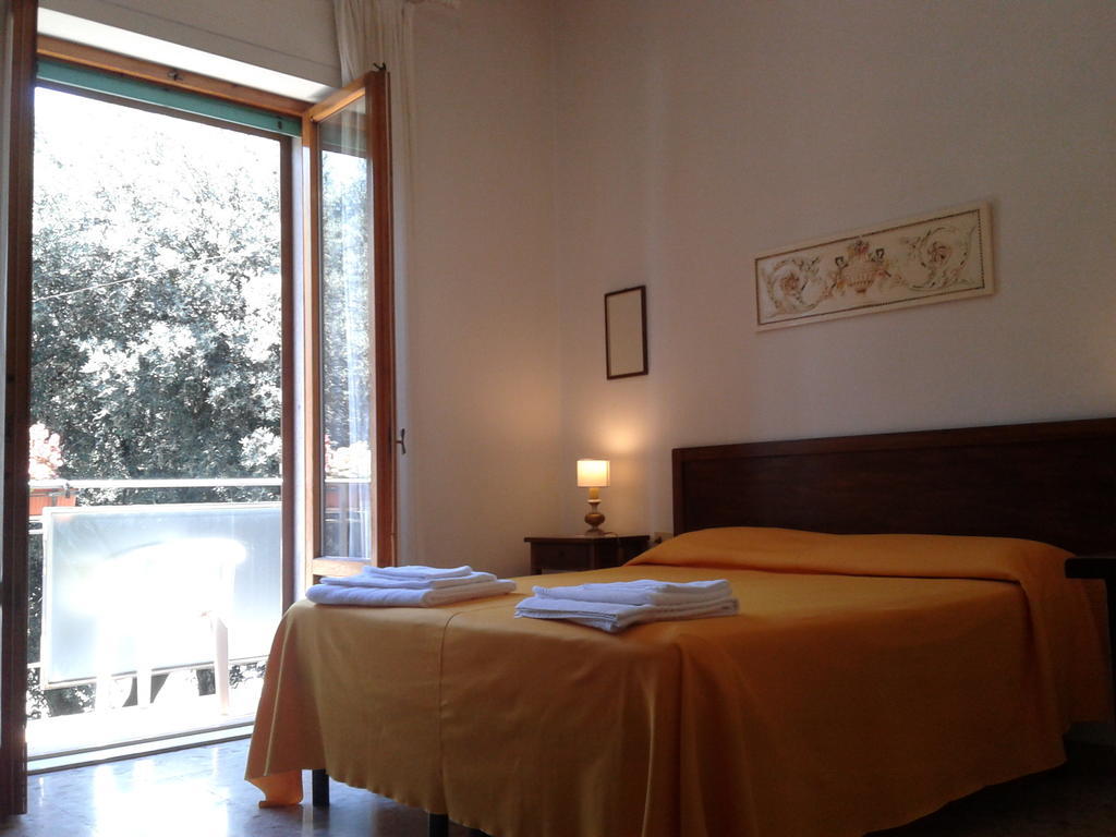 Hotel Gabry Монтеспертоли Стая снимка